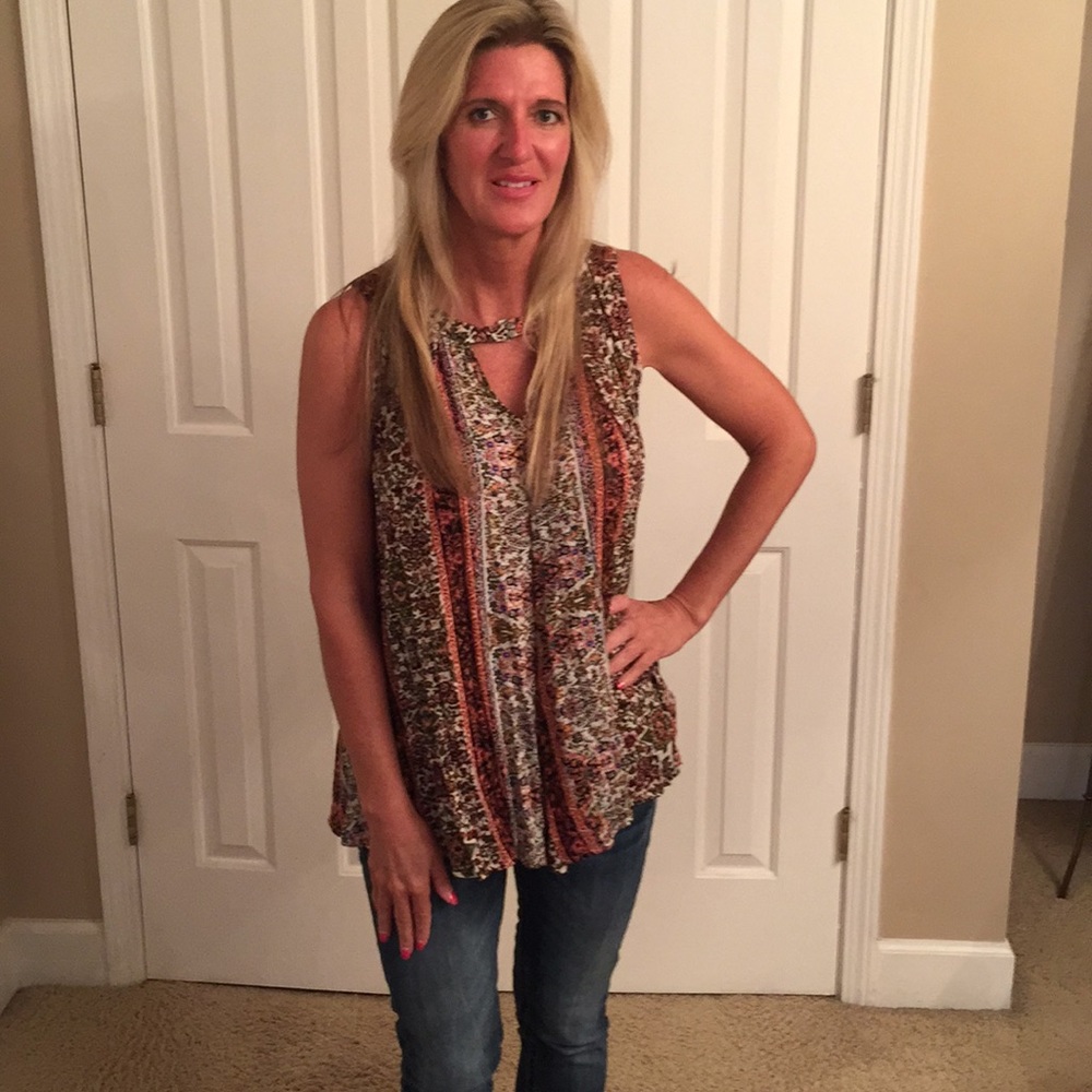 Beautiful multi patterned floral top